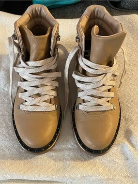Sorel Tan Leather Lace-Up Hiker Boots with White Laces